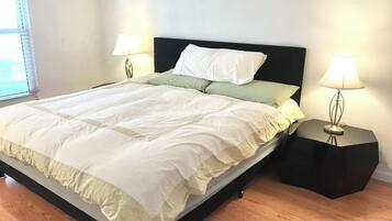 4 bedrooms, iron/ironing board, WiFi, bed sheets