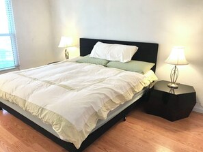 4 habitaciones, tabla de planchar con plancha, wifi y ropa de cama 