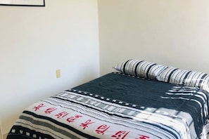 4 chambres, fer et planche à repasser, Wi-Fi, literie fournie