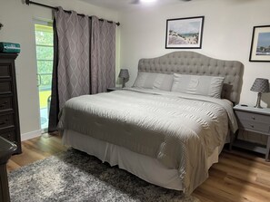 2 bedrooms, iron/ironing board, WiFi, bed sheets - Charming 2-bedroom condo in Stuart Florida with WiFi and AC in Stuart (Stuart)