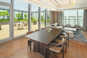 Presidential Suite, Suite, 1 King, Terrace | In-room safe, blackout curtains, iron/ironing board, free WiFi
