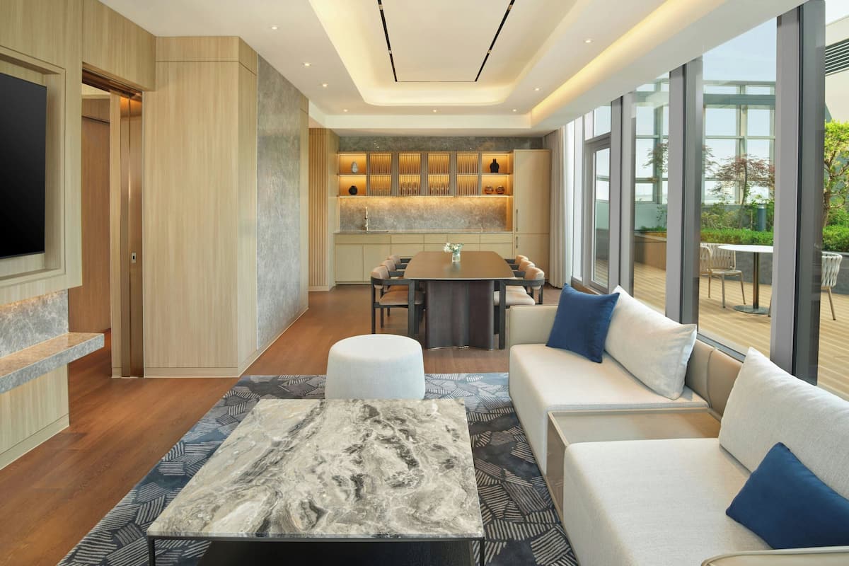 Presidential Suite, Suite, 1 King, Terrace | In-room safe, blackout drapes, iron/ironing board, WiFi (free)