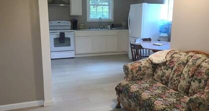 Charming 2-bedroom cottage in lovely Fort Bragg with WiFi