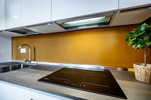 Fridge, microwave, oven, stovetop