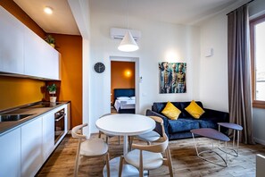 Unclassified image, 5 of 29, button