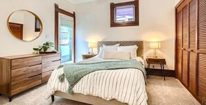 2 chambres, fer et planche à repasser, Wi-Fi, draps fournis