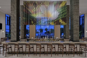 3 bars/lounges, poolside bar - The St. Regis Aruba Resort (Noord)