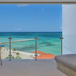 Premium bedding, in-room safe, free WiFi, bed sheets