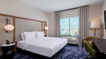 Room, 1 King Bed | Desk, blackout drapes, free WiFi, bed sheets