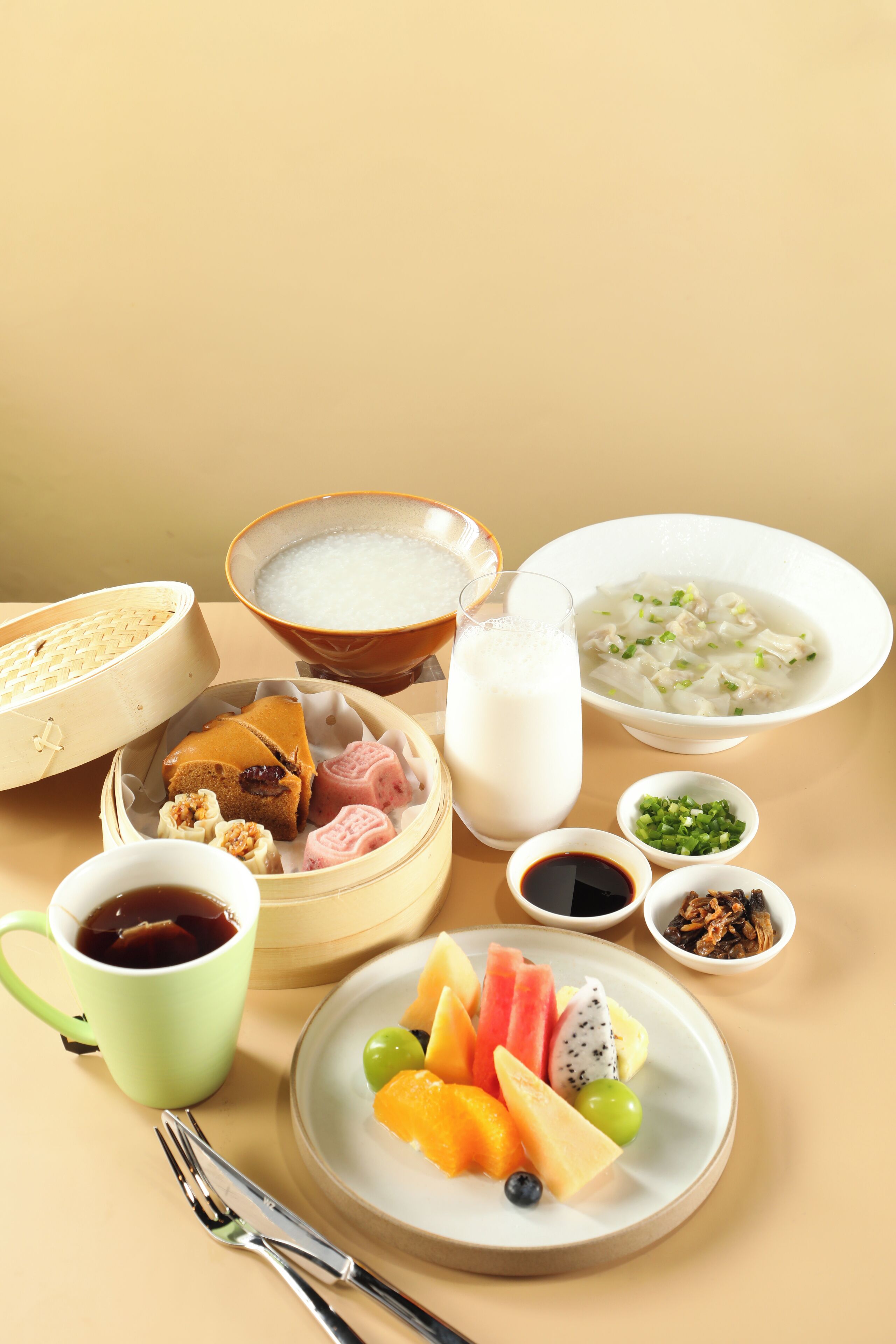 Daily buffet breakfast (CNY 128 per person)