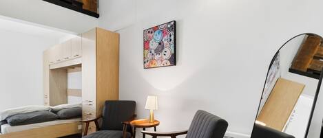 1 bedroom, WiFi, bed sheets