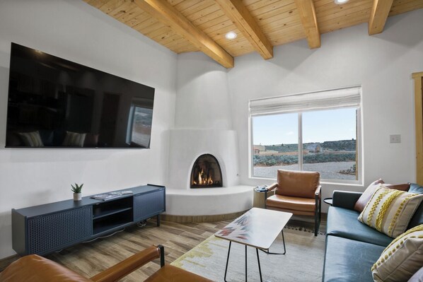 Smart-tv en een open haard