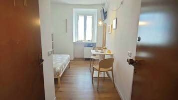 1 habitación, wifi y ropa de cama