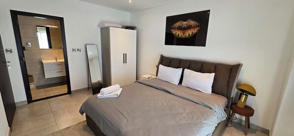 Appartement Deluxe | 1 chambre, fer et planche à repasser, accès au Wi-Fi (inclus)