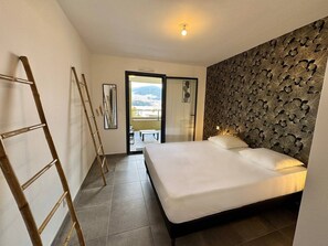 1 chambre, fer et planche Ă repasser, draps fournis