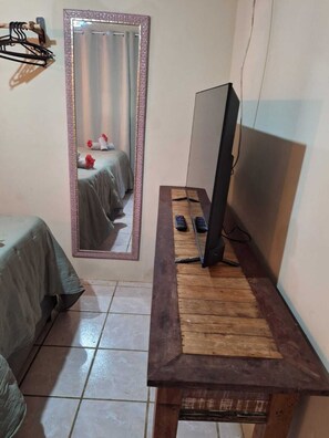 1 bedroom, bed sheets