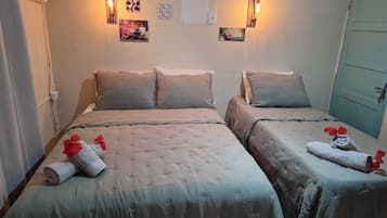 1 bedroom, bed sheets