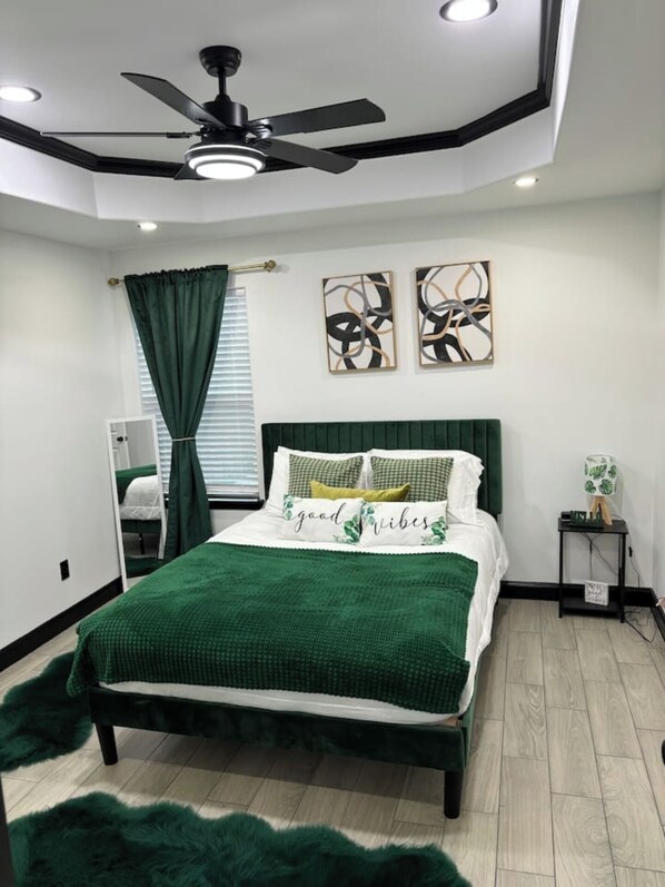 2 bedrooms, iron/ironing board, WiFi, bed sheets