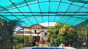 Outdoor pool - Elenem Resort (Magalang)