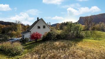 ุงูู
ูุทูุฉ ุงูู
ุญูุทุฉ ุจุงูู
ูุดุฃุฉ