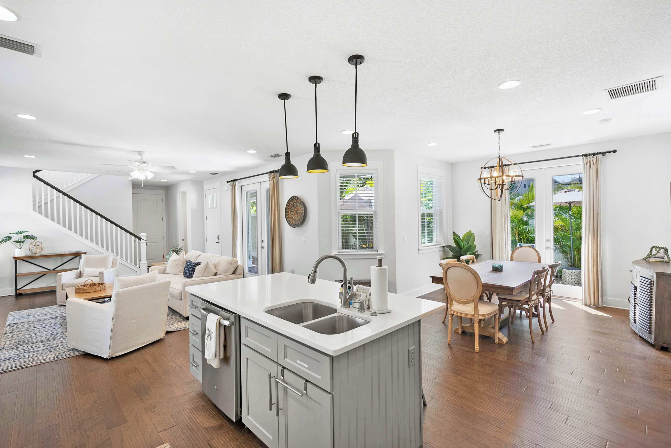 المنشأة من الداخل