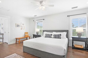 4 bedrooms, desk, iron/ironing board, travel cot