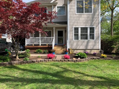 Charming 1-bedroom apartment in fabulous Kings Park with WiFi, AC