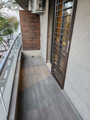 Exterior detail - New apartment, excellent location. Free parking space a few meters away from the departmental plaza. (Godoy Cruz)