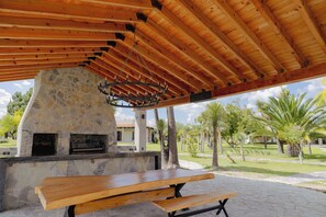 Aire de pique-nique/barbecue