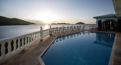 Walk to beach & dining! Sleeps 17, large pool!