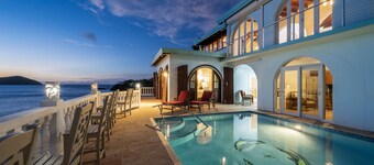 Walk to beach & dining! Sleeps 17, large pool!