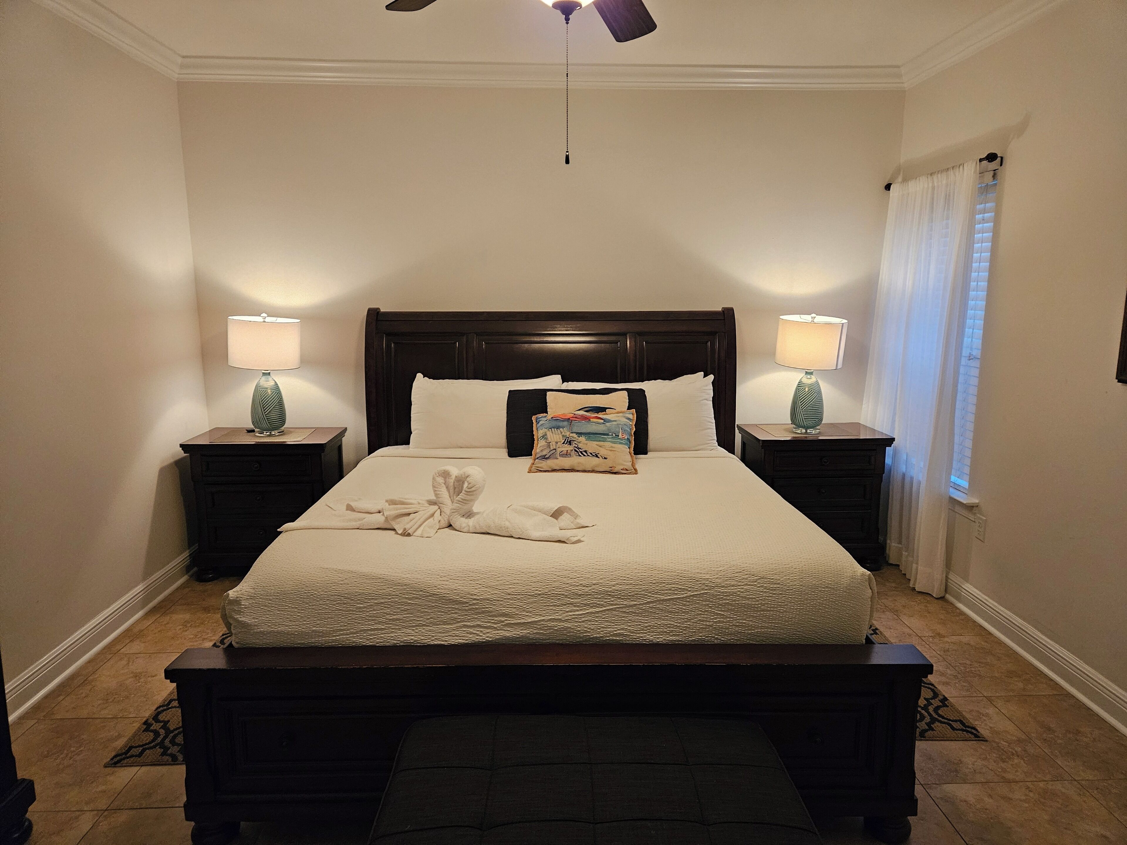 4 chambres, fer et planche à repasser, Wi-Fi, draps fournis