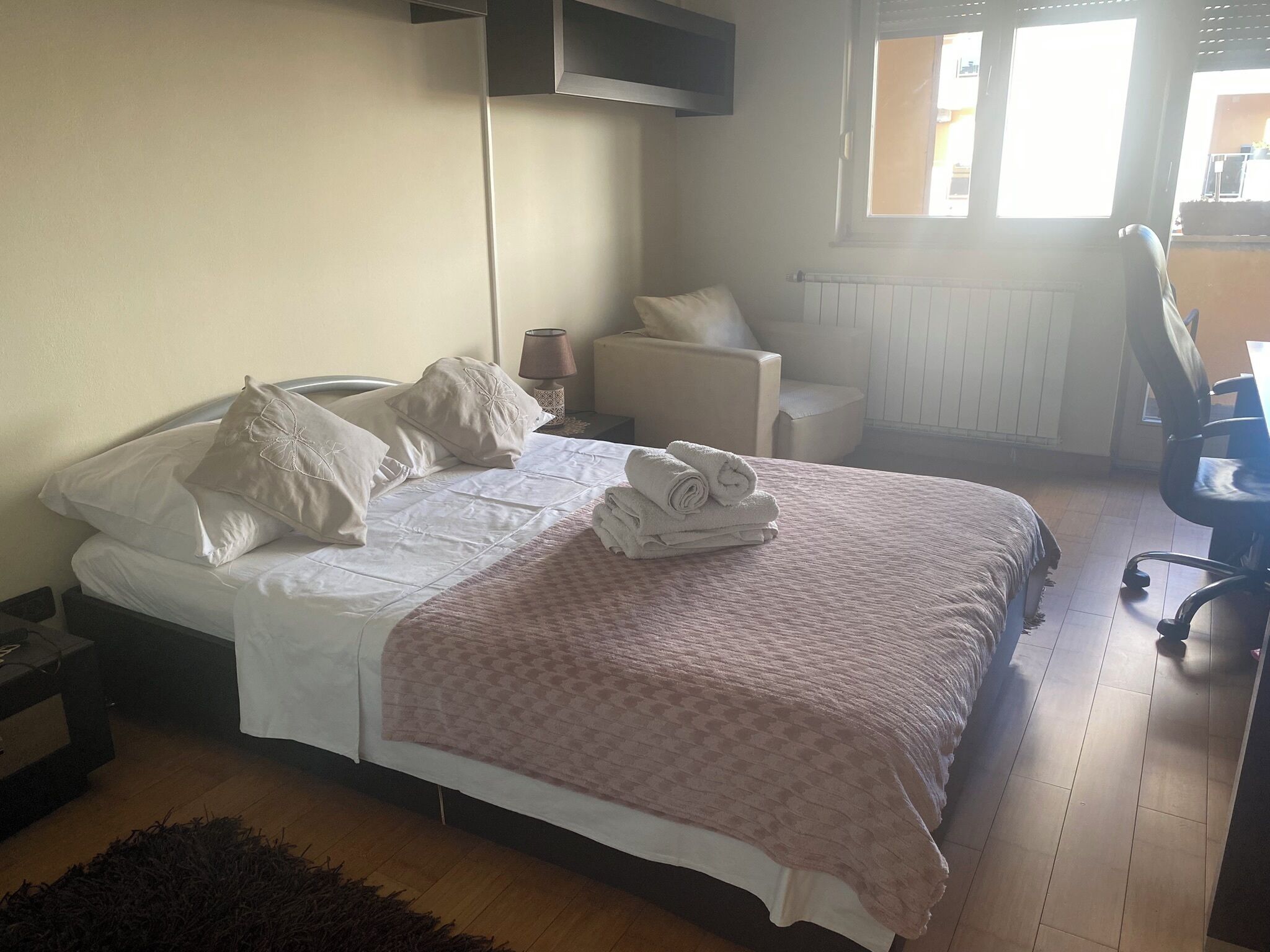 1 chambre, fer et planche à repasser, Wi-Fi, draps fournis