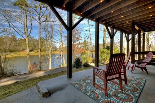 Moon Tower Cabin - Beautiful Water Views, Firepit + More!