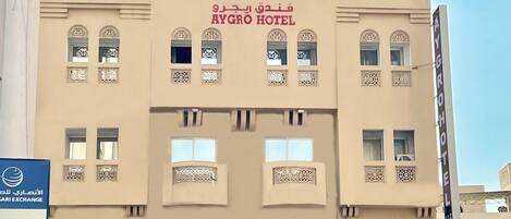 Vista frontal de la propiedad