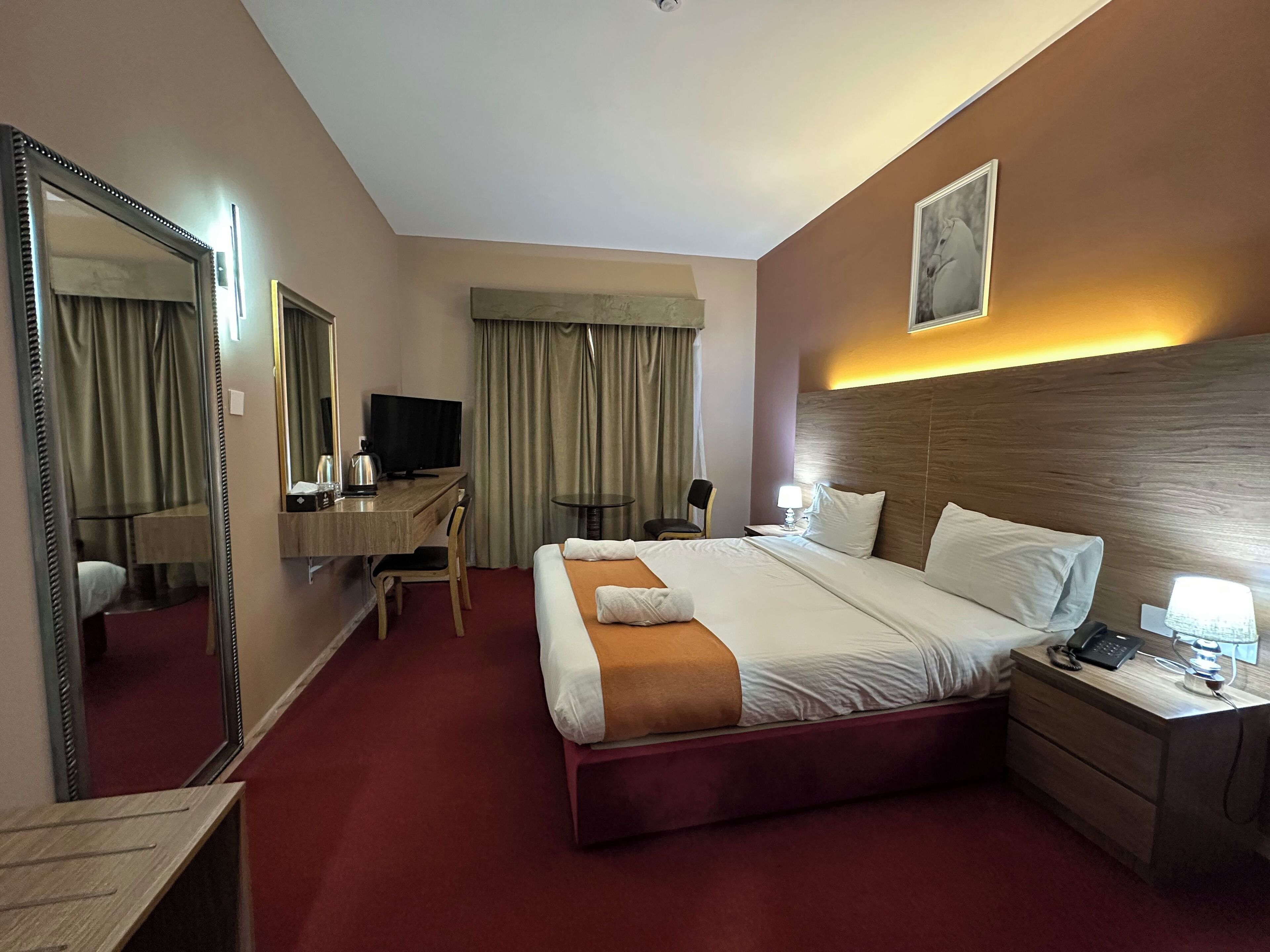 Deluxe King Room, Balcony, City View | Laptop workspace, free WiFi, bed sheets