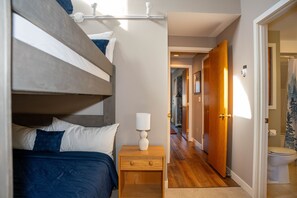 2 bedrooms, iron/ironing board, travel cot, WiFi