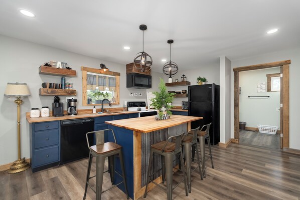 Micro-ondes, four, plaque de cuisson, lave-vaisselle