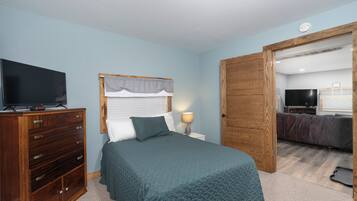 2 slaapkamers, een strijkplank/strijkijzer, wifi, beddengoed