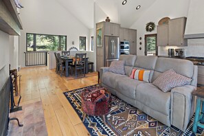 Smart TV, fireplace, offices