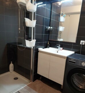 Douche, papier toilette