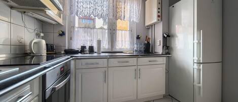 Fridge, oven, stovetop, toaster