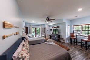 2 chambres, bureau, fer et planche à repasser, Wi-Fi gratuit