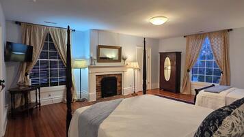 3 bedrooms, desk, iron/ironing board, WiFi