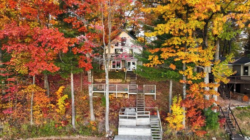 Family sized cottage near Gaylord on a private lake!