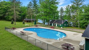 Ulkouima-allas, lämmitetty uima-allas