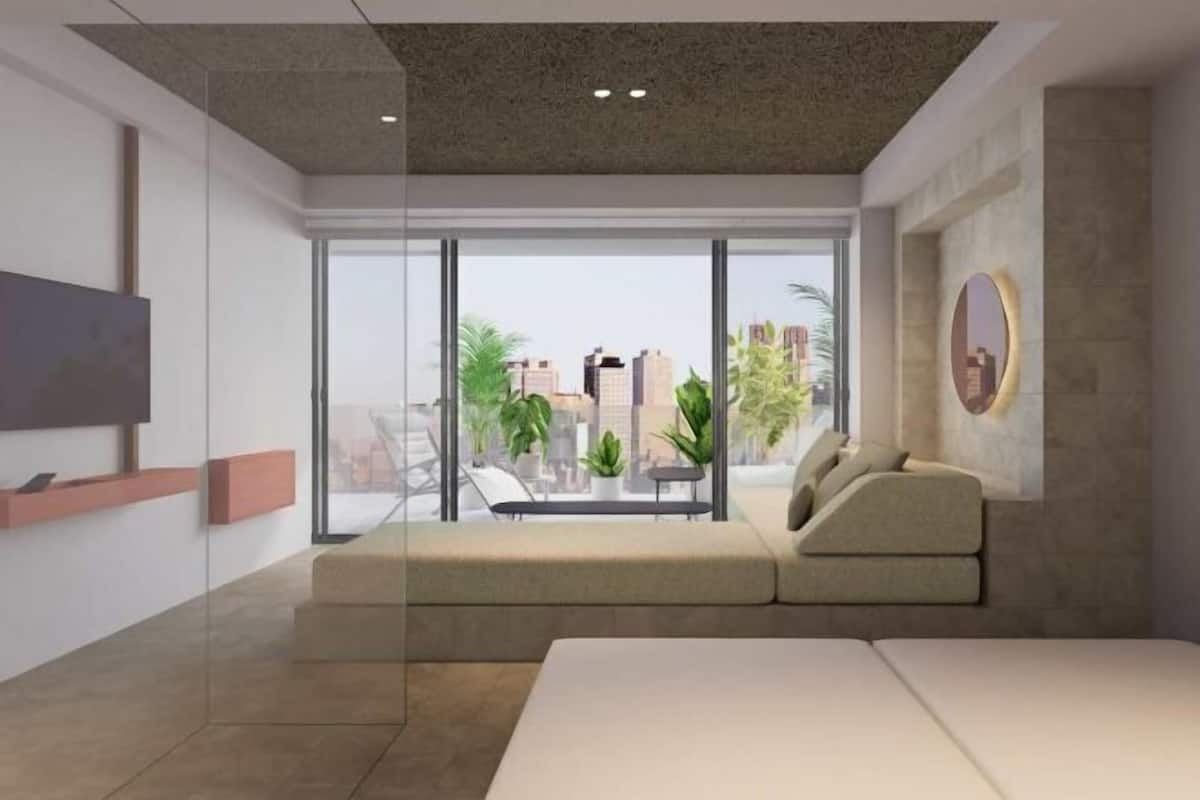Edredons de pluma, cofres nos quartos, escrivaninha, cortinas blackout