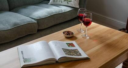 Modern 2-Bed Flat in Tavistock Centre