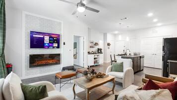 TV, fireplace