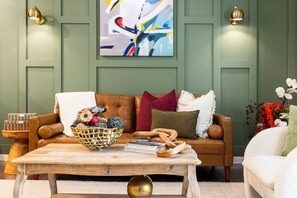 Smart-TV, Kamin, Stereoanlage, Arbeitsbereiche